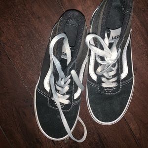Children’s vans size 2.5